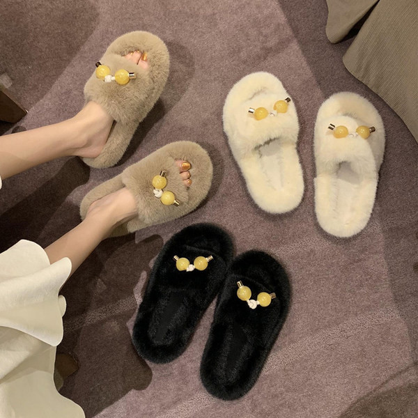 Дамски пухени чехли с маниста