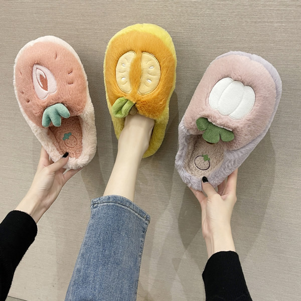 Пухени домашни чехли с декорация