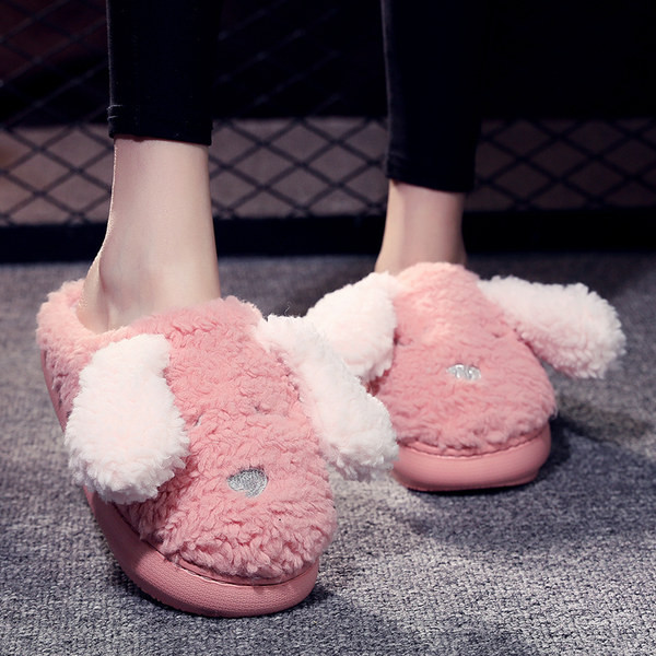 Дамски пухени чехли с 3D елемент