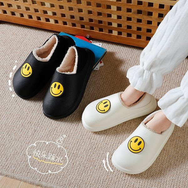 Домашни пантофи с апликация в топла подплата