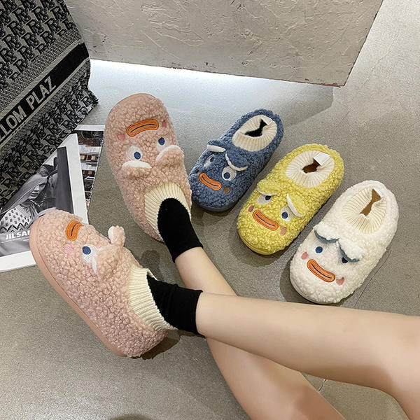 Пухени дамски пантофи с апликация