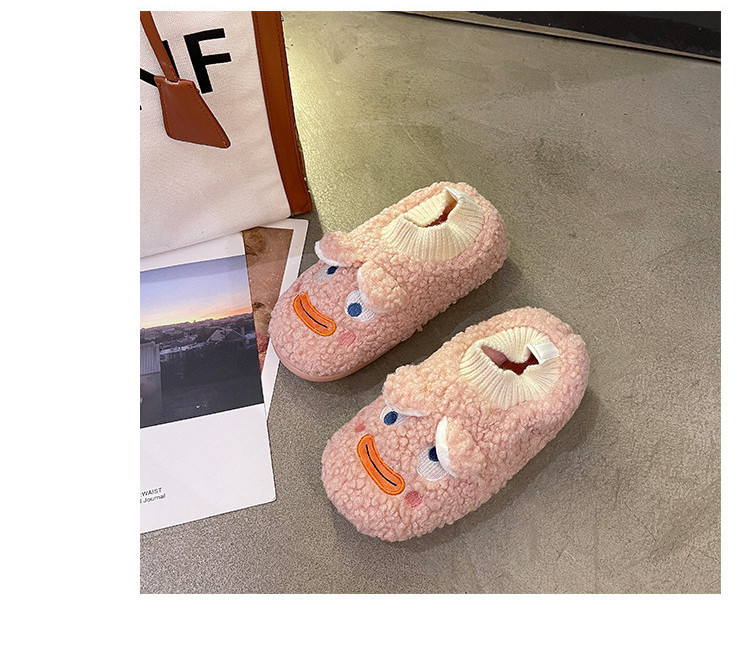 Пухени дамски пантофи с апликация