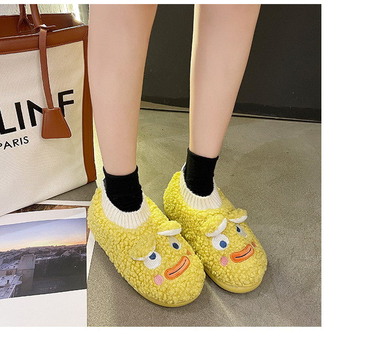 Пухени дамски пантофи с апликация