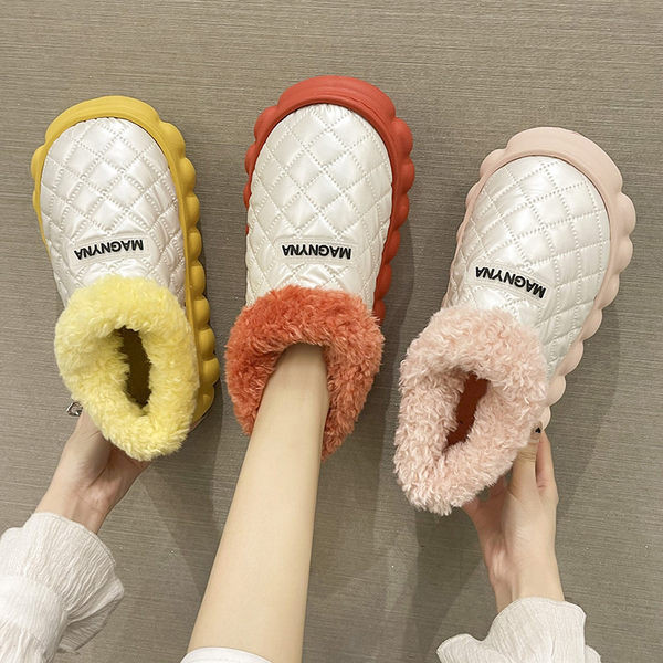 Дамски неплъзгащи се пантофи с пух 