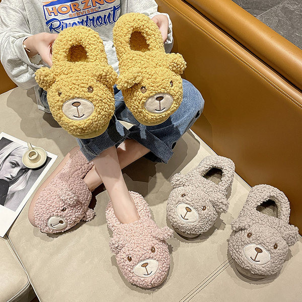 Есенно-зимни пухени пантофи с бродерия 