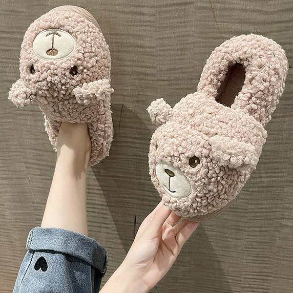 Есенно-зимни пухени пантофи с бродерия 