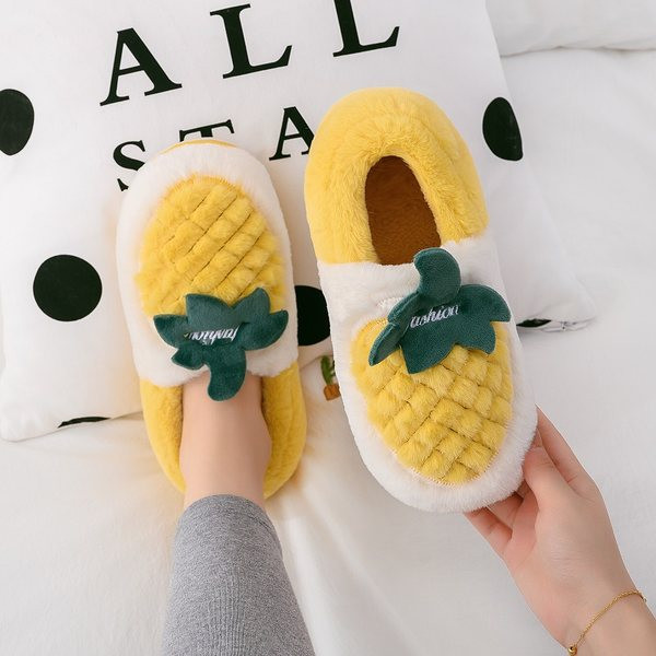 Пухени дамски пантофи с 3D елементи