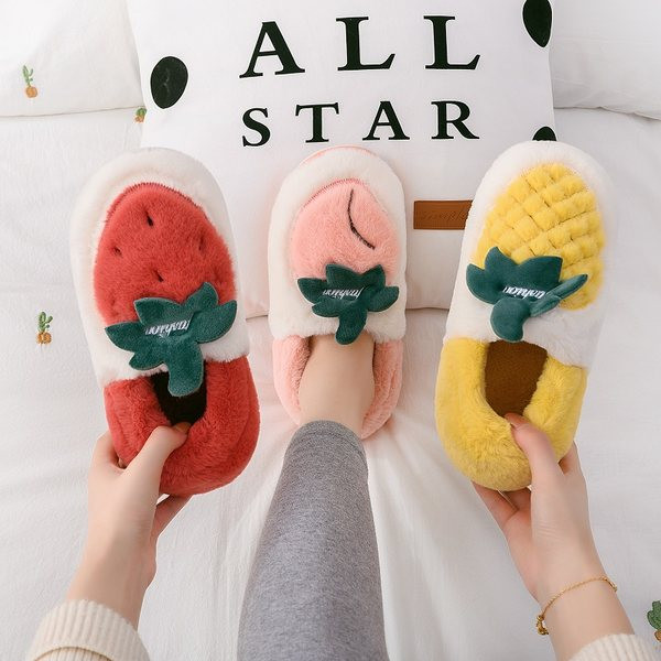 Пухени дамски пантофи с 3D елементи