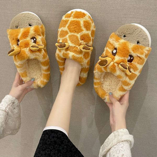 Дамски модерни пантофи в два модела с 3D елементи