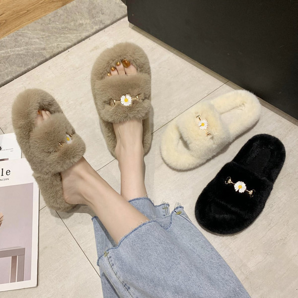 Пухени дамски чехли с бродерия и равна подметка