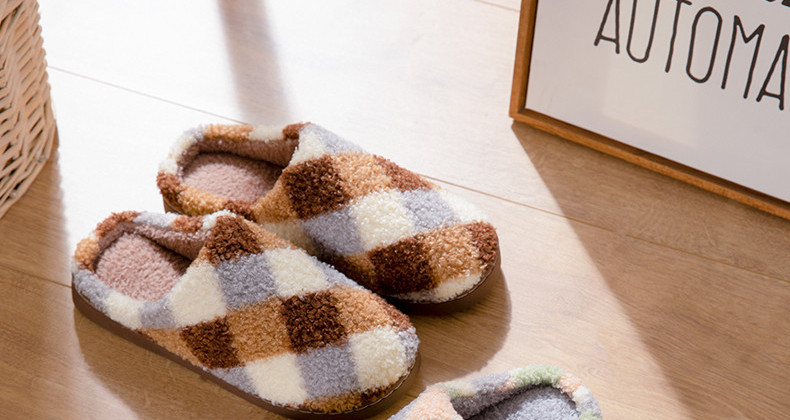 Дамски домашни  плюшени чехли няколко цвята 