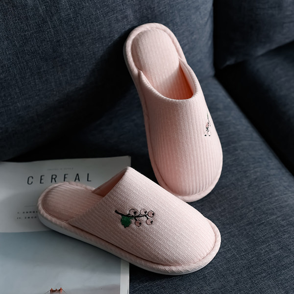 Домашни дамски чехли с бродерия