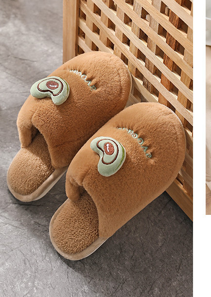 Дамски пухени пантофи с 3D декорация