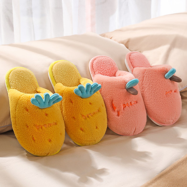 Дамски пухени пантофи с 3D декорация