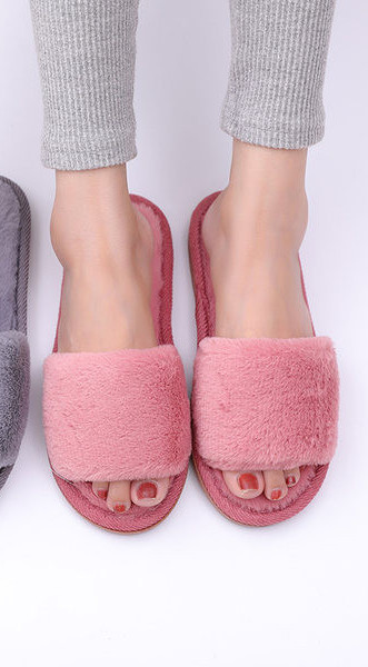 Пухени чехли с отворени пръсти