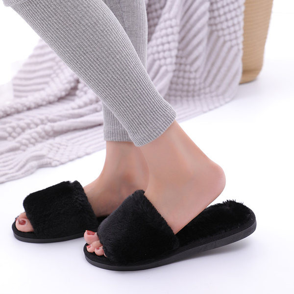 Пухени чехли с отворени пръсти