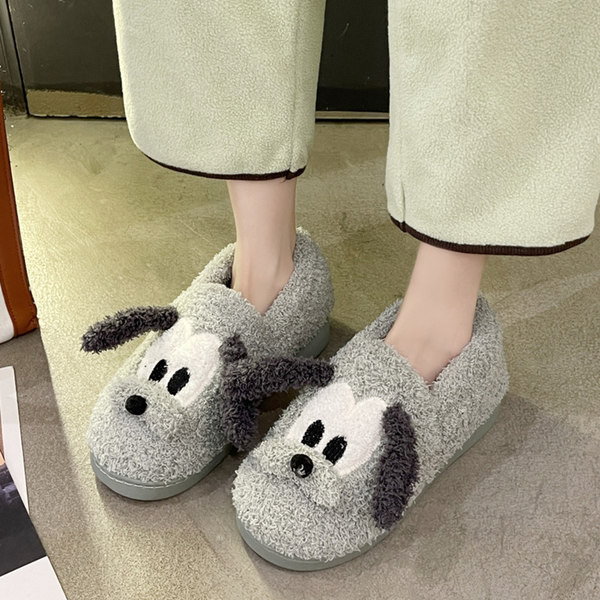 Пухени пантофи с бродерия и 3D декорация 