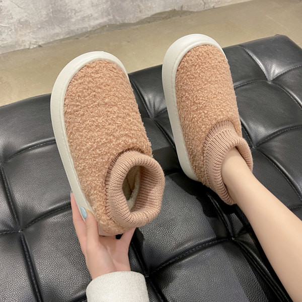 Дамски зимни пантофи с равна подметка