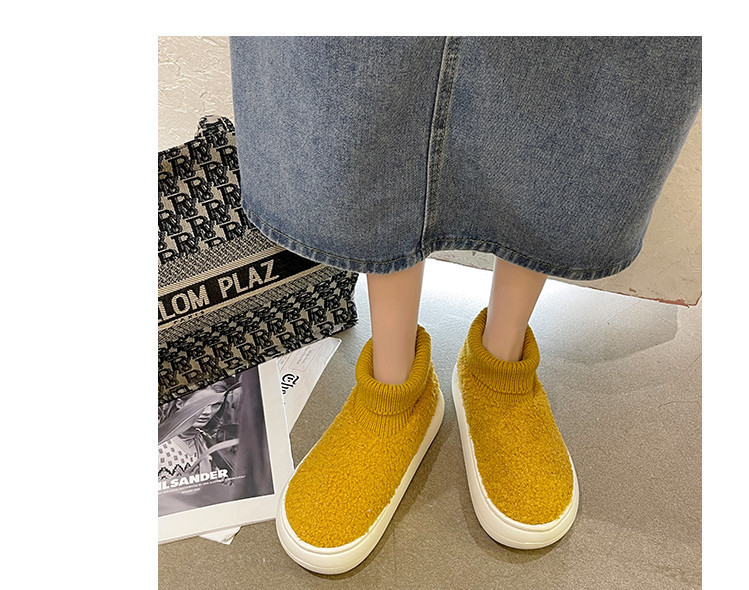 Дамски зимни пантофи с равна подметка