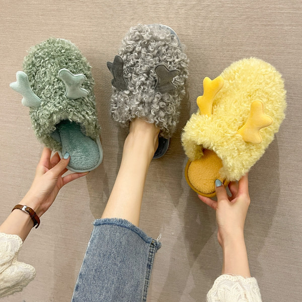 Дамски пухени чехли за дома с 3D рога