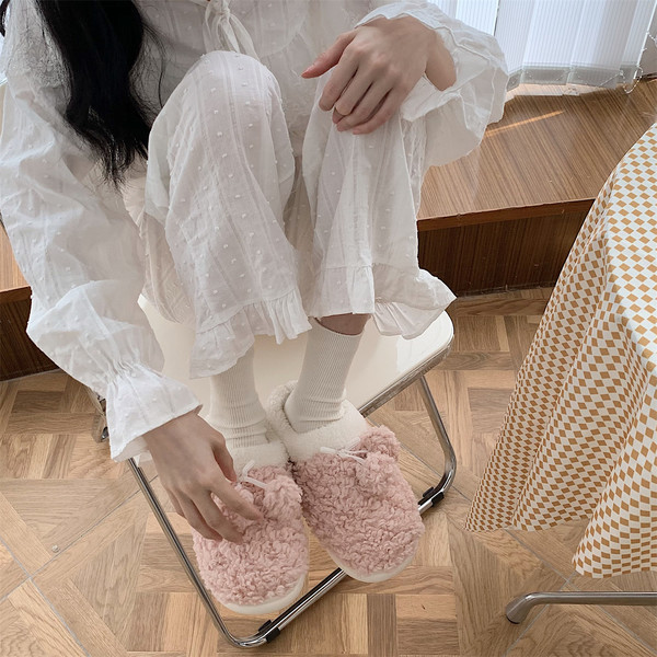 Pune papuče s pomponima