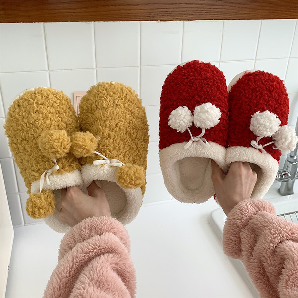 Pune papuče s pomponima