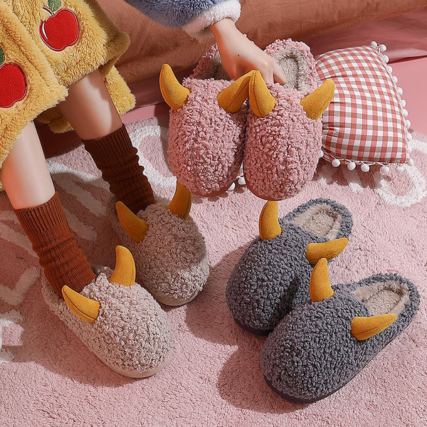Domaće plišane papuče sa ravnim potplatom za žene
