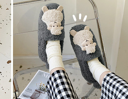 Ženske papuče sa aplikacijom - pliš