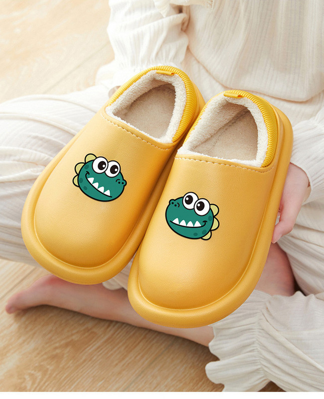 Ženske kućne papuče sa aplikacijom