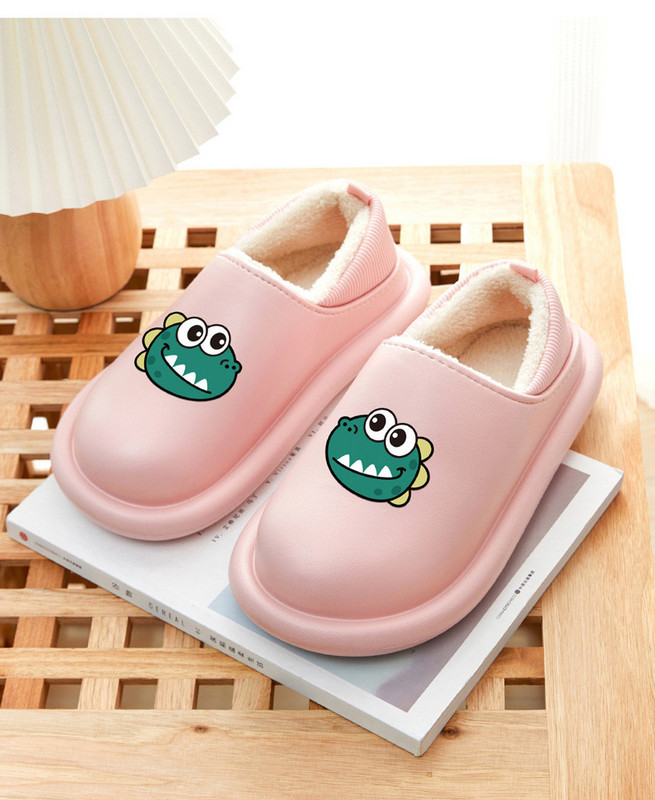 Ženske kućne papuče sa aplikacijom