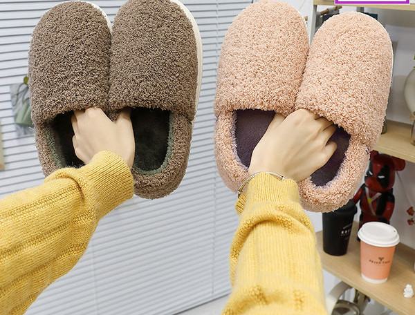 Domaće ženske pernate papuče