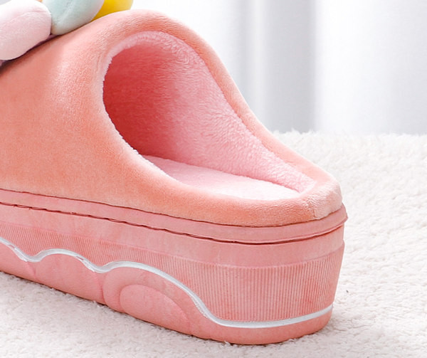 Moderne ženske papuče sa 3D elementima i potplatom visine 5 cm