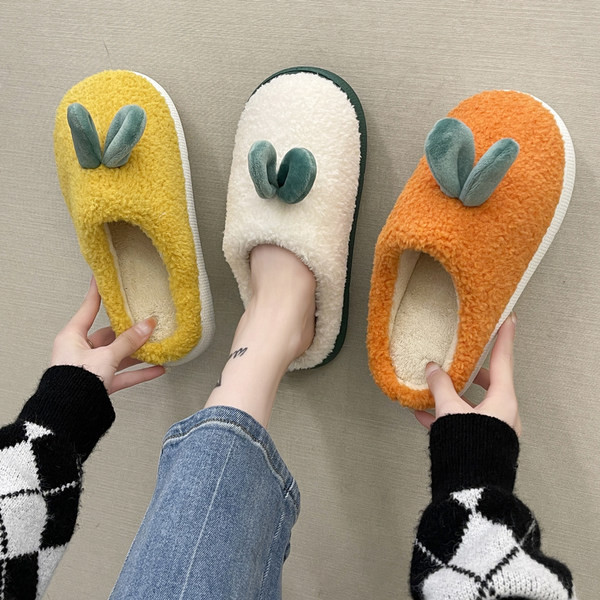 Дамски есенно-зимни домашни чехли с апликация