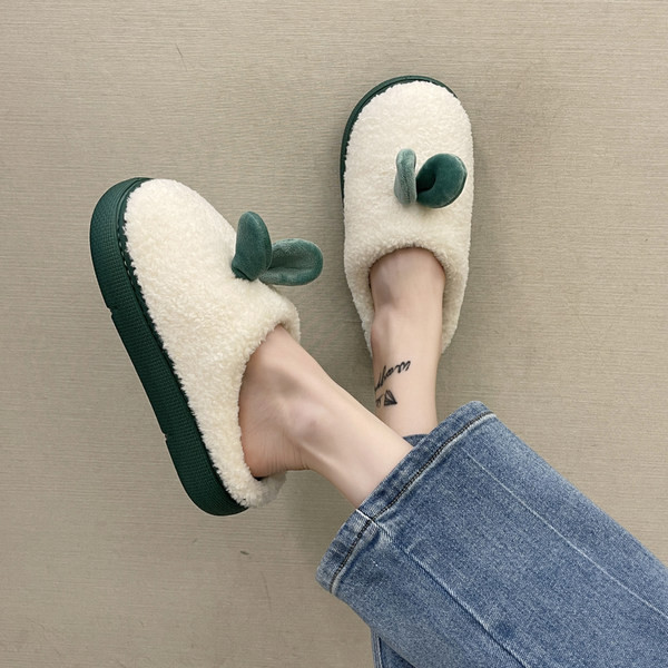 Дамски есенно-зимни домашни чехли с апликация