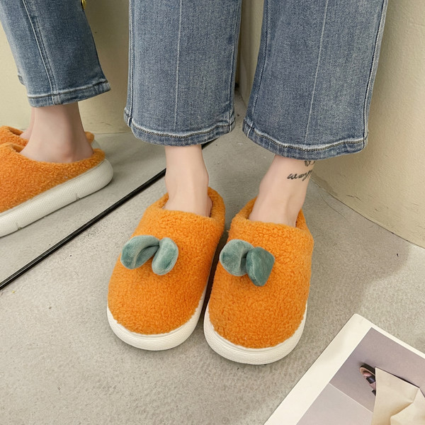 Дамски есенно-зимни домашни чехли с апликация