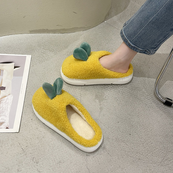 Дамски есенно-зимни домашни чехли с апликация