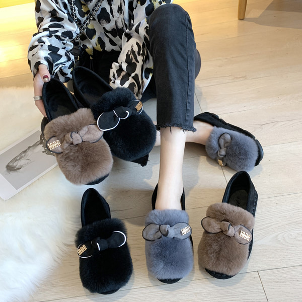 Пухени дамски пантофи с панделка и метална декорация