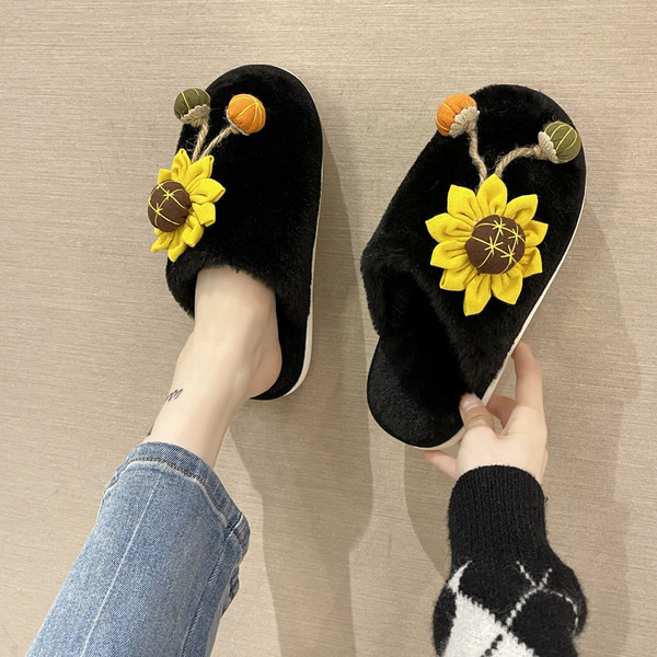 Домашни чехли с елемент цветя 