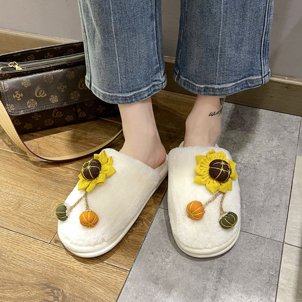 Домашни чехли с елемент цветя 