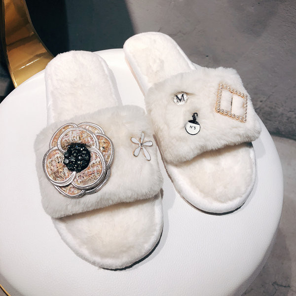 Домашни чехли с апликация и перли в четири цвята