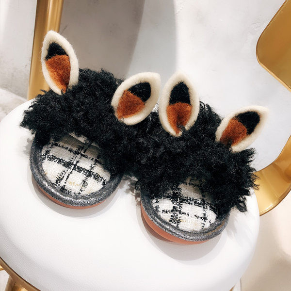 Домашни пантофи с 3D елемент в розов и черен цвят