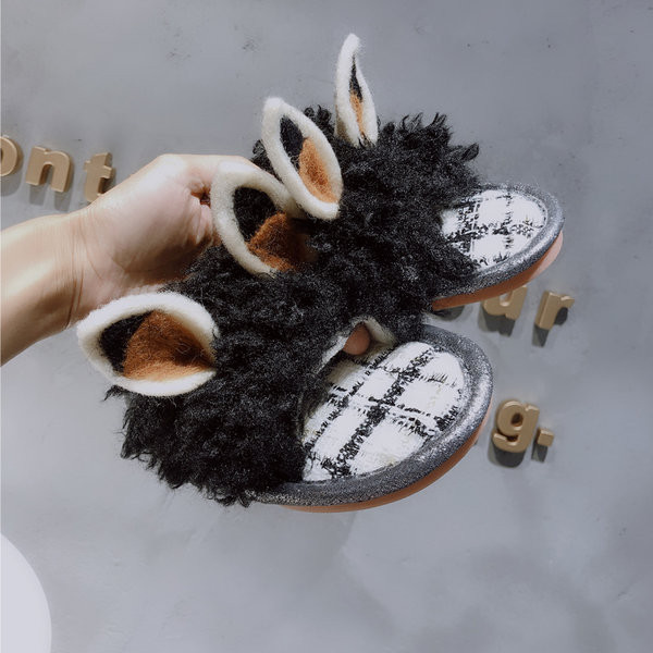 Домашни пантофи с 3D елемент в розов и черен цвят