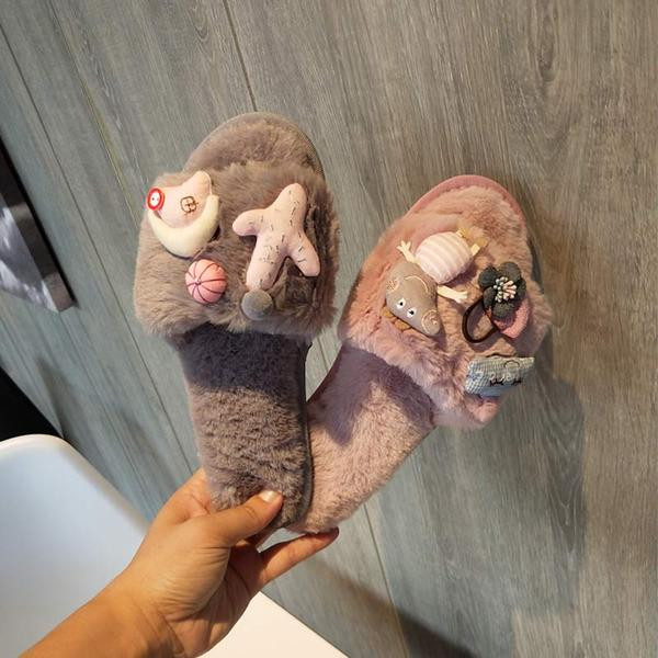 Стилни дамски пантофи в два модела 