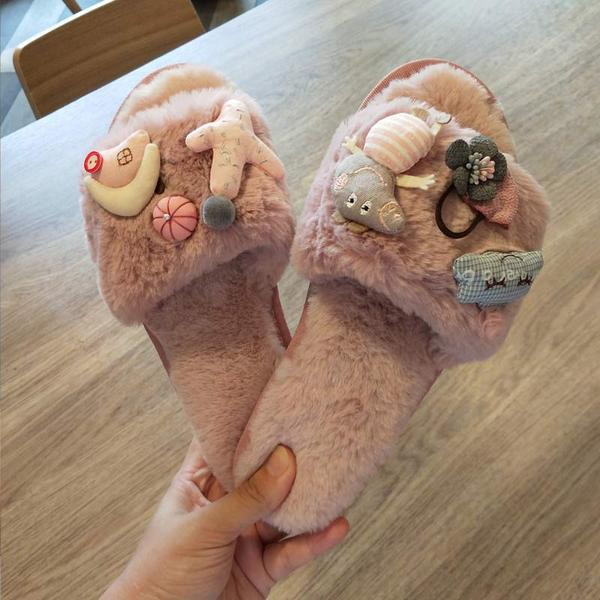 Стилни дамски пантофи в два модела 