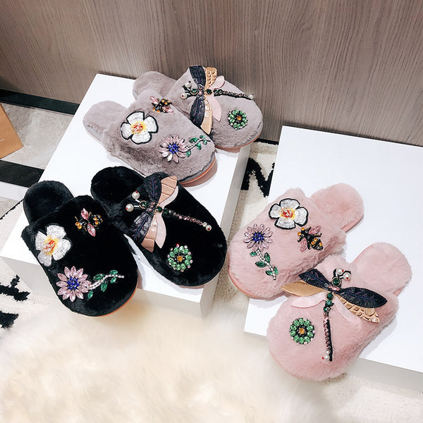 Ženske moderne kućne papuče s ukrasnim kamenčićima