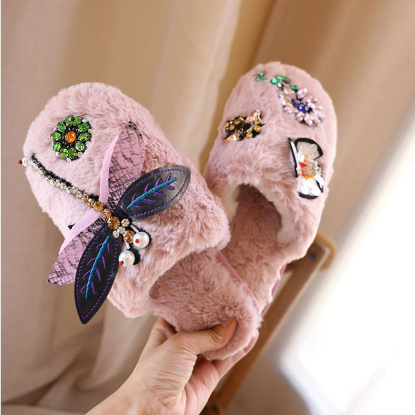 Ženske moderne kućne papuče s ukrasnim kamenčićima