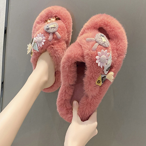 Домашни пухени чехли с  3D елемент