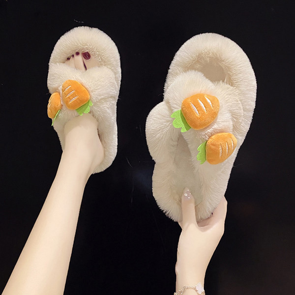 Пухени домашни чехли с 3D елементи