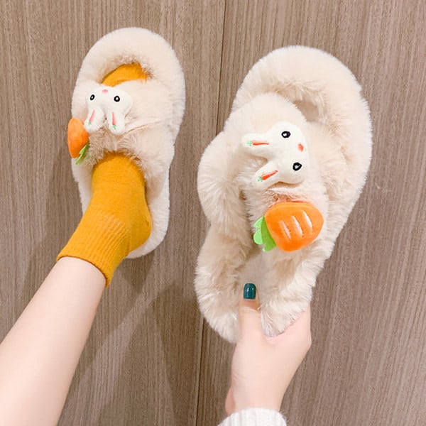 Пухени чехли с равна подметка и 3D елементи 