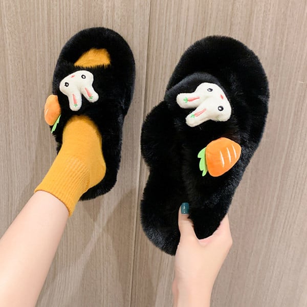 Пухени чехли с равна подметка и 3D елементи 